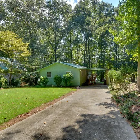 Peaceful Lake Hartwell Hideaway With Boat Dock!